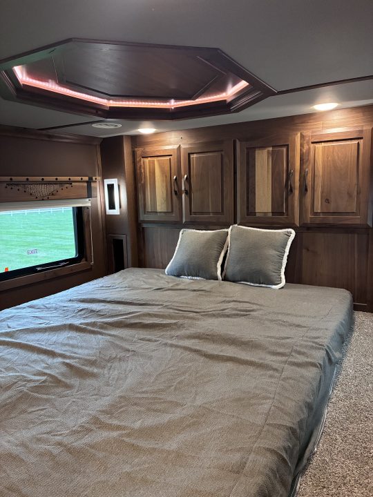 Used 2026 SMC Laramie 4H 17'LQ Horse Trailer