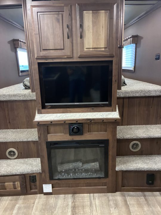 Used 2026 SMC Laramie 4H 17'LQ Horse Trailer