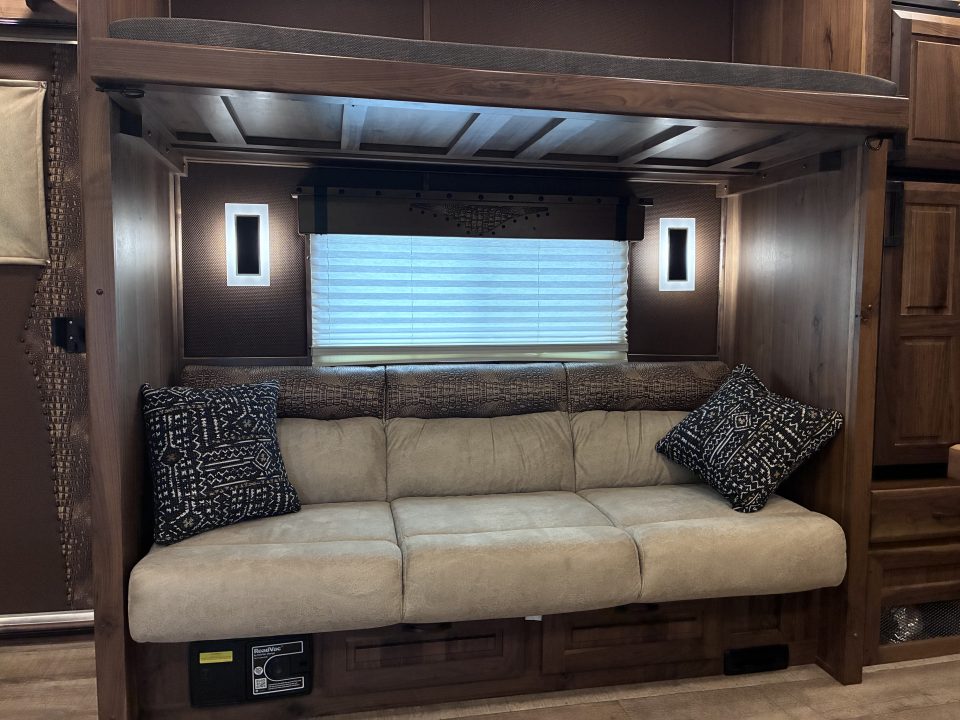 Used 2026 SMC Laramie 4H 17'LQ Horse Trailer