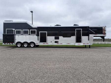 Used 2026 SMC Laramie 4H 17'LQ Horse Trailer