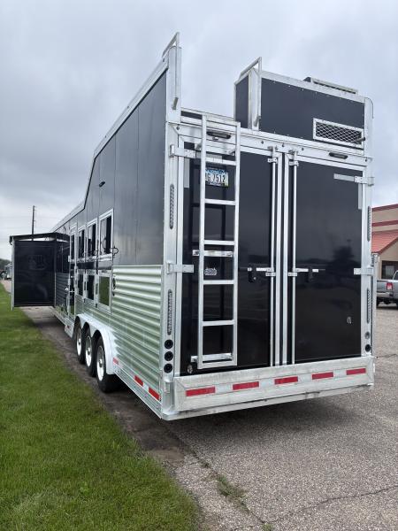 Used 2026 SMC Laramie 4H 17'LQ Horse Trailer