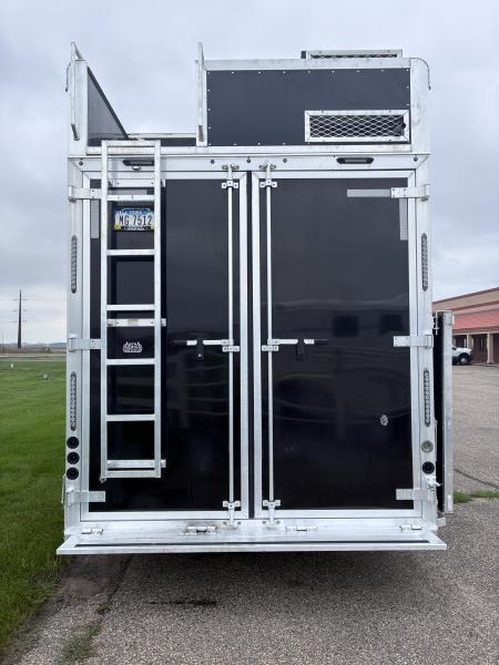Used 2026 SMC Laramie 4H 17'LQ Horse Trailer
