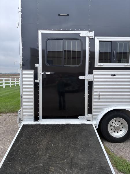 Used 2026 SMC Laramie 4H 17'LQ Horse Trailer