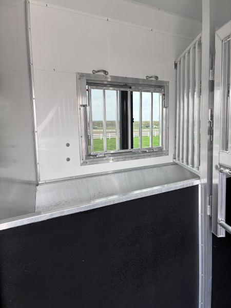 Used 2026 SMC Laramie 4H 17'LQ Horse Trailer