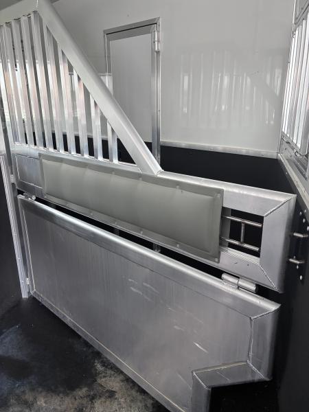 Used 2026 SMC Laramie 4H 17'LQ Horse Trailer