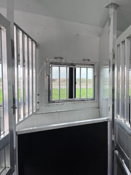 Used 2026 SMC Laramie 4H 17'LQ Horse Trailer