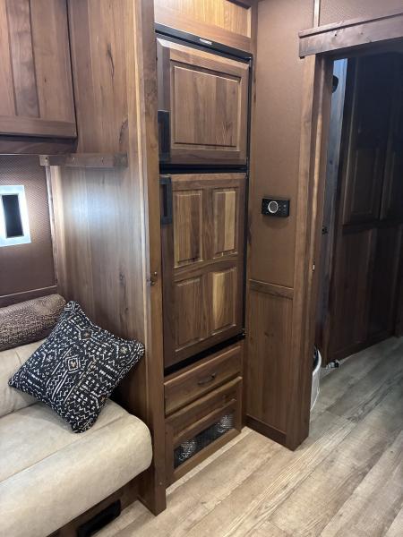 Used 2026 SMC Laramie 4H 17'LQ Horse Trailer