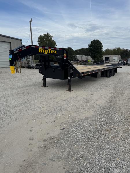 New 2027 Big Tex Trailers 25GH TANDEM DUAL GN HYDROTAIL W/ SELF CLEAN DOVE/ 102X35 10 PLY TIRES Flatbed Trailer