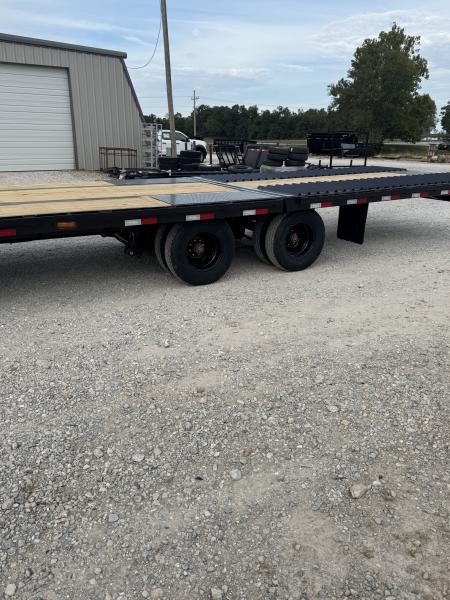 New 2027 Big Tex Trailers 25GH TANDEM DUAL GN HYDROTAIL W/ SELF CLEAN DOVE/ 102X35 10 PLY TIRES Flatbed Trailer