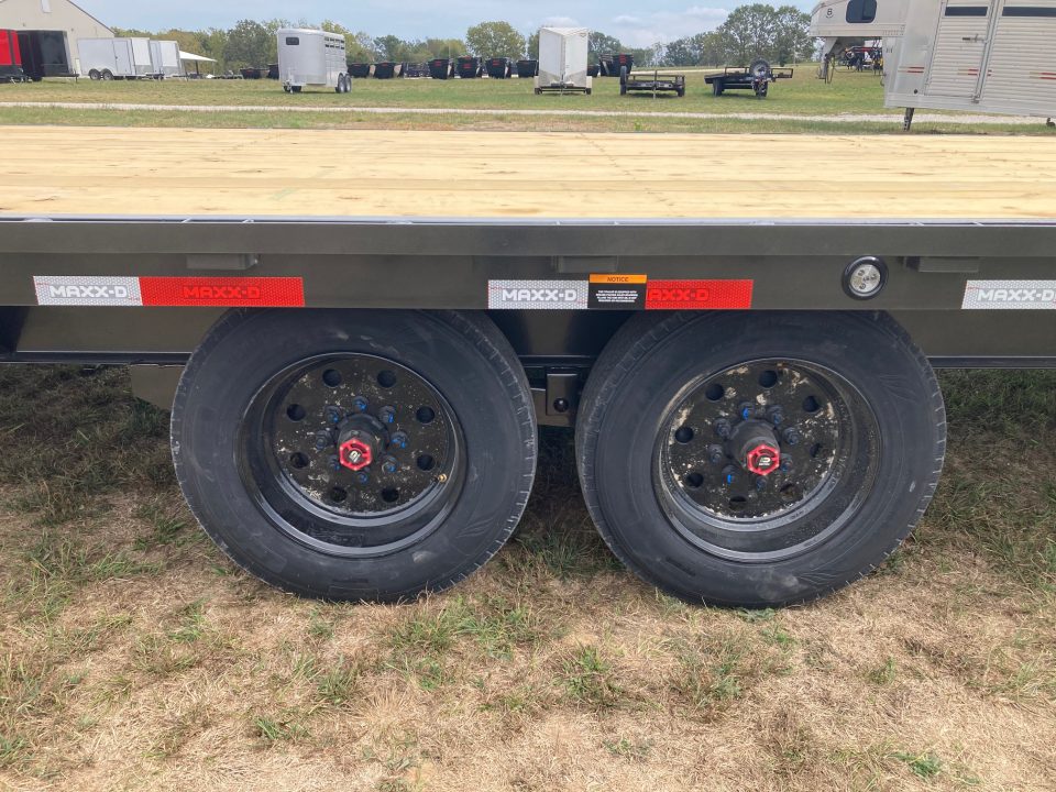 New 2027 MAXX-D 102x40 TANDEM 12K GN STRAIGHT DECK W/ SLIDE IN RAMPS AND RATCHET RAIL Flatbed Trailer