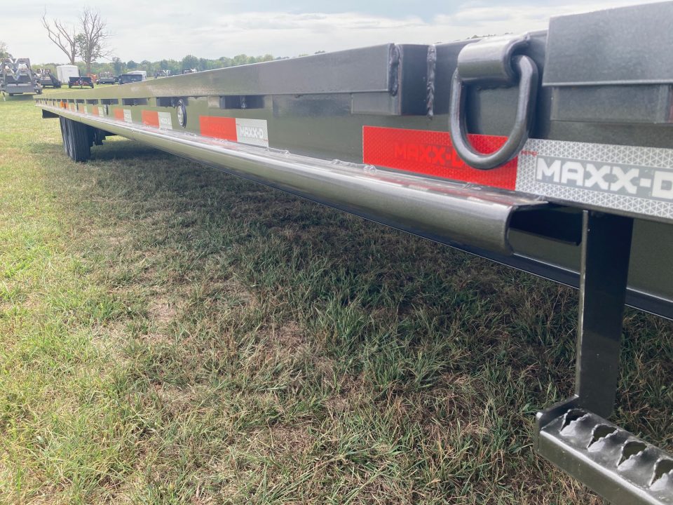 New 2027 MAXX-D 102x40 TANDEM 12K GN STRAIGHT DECK W/ SLIDE IN RAMPS AND RATCHET RAIL Flatbed Trailer