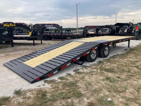 New 2027 Diamond C Trailers 102X30 TANDEM 25.9K GN HYDROTAIL W/ STEEL CLEATED RUNNERS, HYDROJACKS, ALUM OUTERS, DISC BRAKES & WIRELESS REMOTE Flatbed Trailer