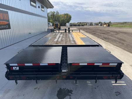 New 2027 PJ Trailers F8-20 Deckover Trailer