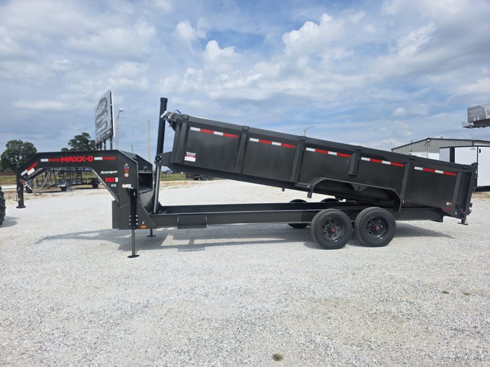 New 2027 MAXX-D 83 X 20 DSX TANDEM HD GN DUMP W/ 3' SIDES/ 7GA FLOOR/ 10GA SIDES/ HYDRO JACKS/ SLIDE IN RAMPS