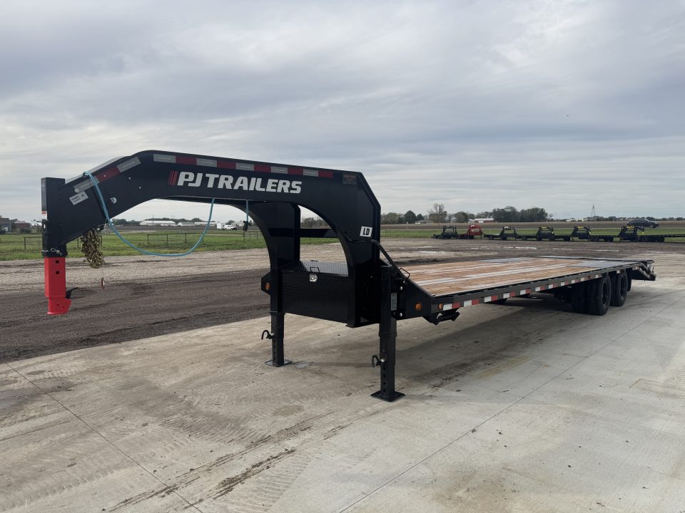 New 2027 PJ Trailers LD32GN Deckover Trailer
