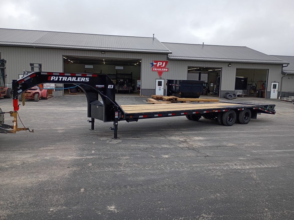 New 2027 PJ Trailers LD302