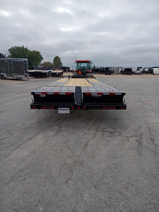 New 2027 PJ Trailers PL302