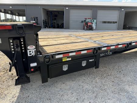 New 2027 Behnke 102"X45' 30 Ton Step Deck Trailer | PAVER RAMPS AIR RIDE
