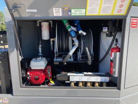 New 2027 Boss Trailers TANDEM 14K 880 GALLON DIESEL FUEL TRAILER W/ 30 GPM ENGINE, DEF TANK, HYDROJACK & AIR COMPRESSOR Fuel Trailer