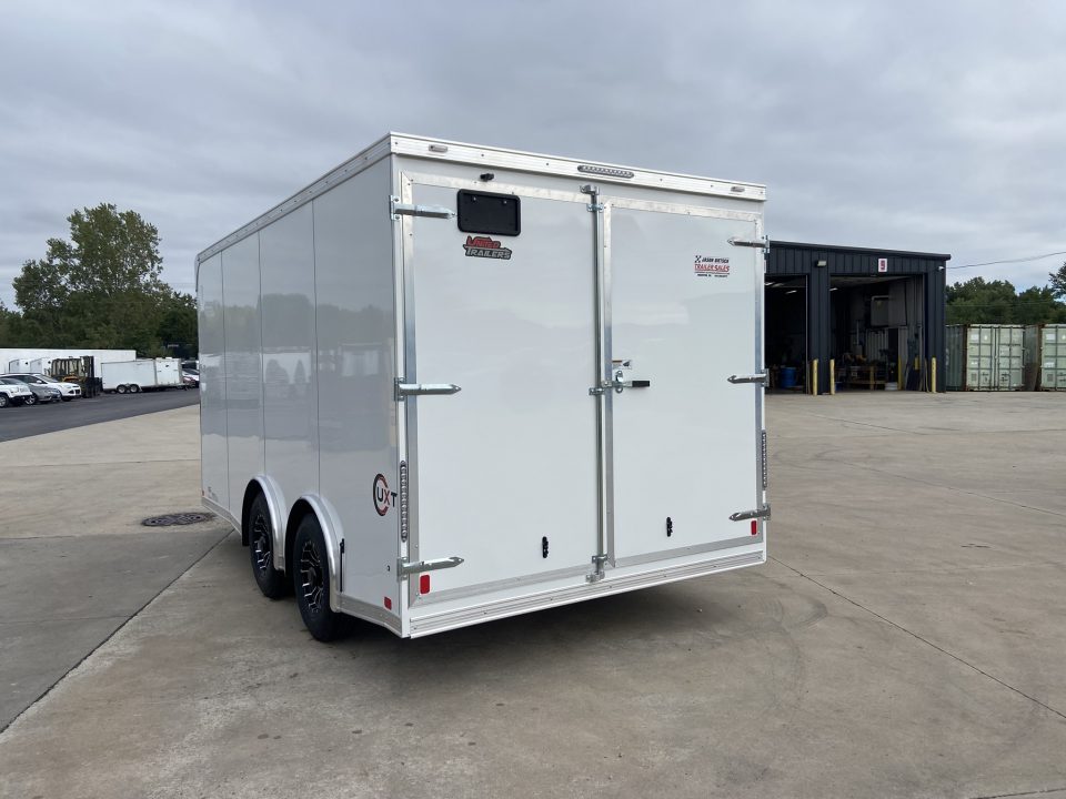 New United UXT-8.516 Cargo Enclosed Trailer