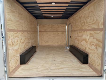 New United UXT-8.516 Cargo Enclosed Trailer