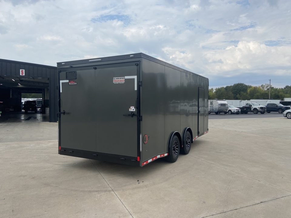 New United Trailers UXT-8.520 Cargo Enclosed Trailer