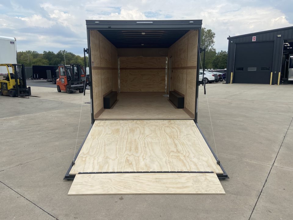 New United Trailers UXT-8.520 Cargo Enclosed Trailer