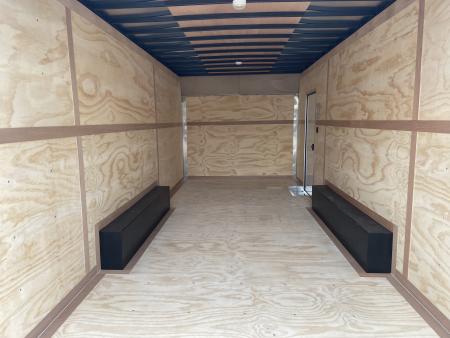 New United Trailers UXT-8.520 Cargo Enclosed Trailer