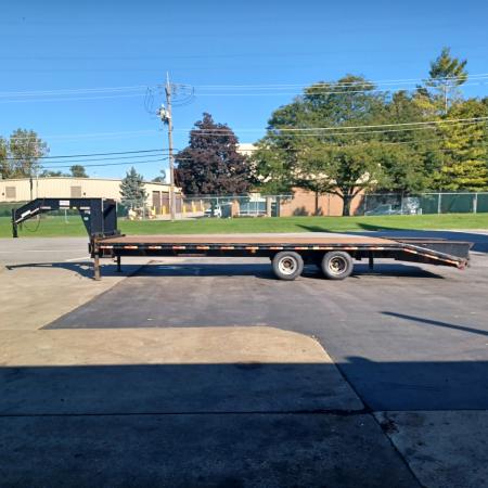 Used 10 TON GOOSENECK TRAILER.