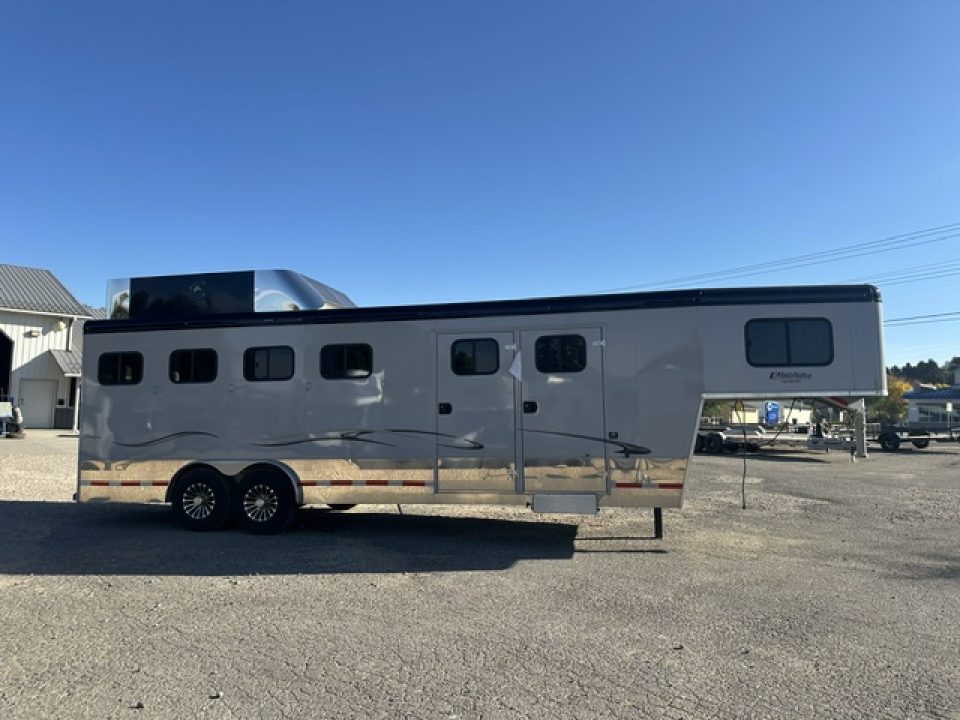Consignment 2024 Trails West 4 Horse Horse Trailer