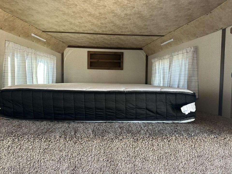 Consignment 2024 Trails West 4 Horse Horse Trailer