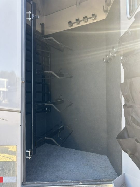 Consignment 2024 Trails West 4 Horse Horse Trailer