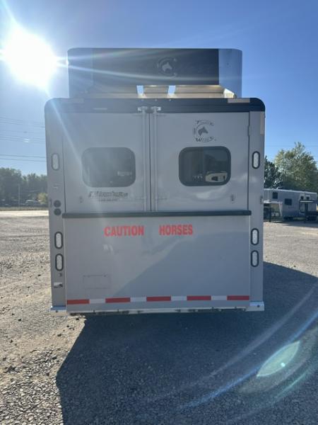 Consignment 2024 Trails West 4 Horse Horse Trailer