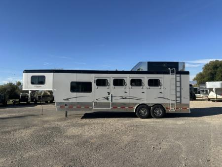 Consignment 2024 Trails West 4 Horse Horse Trailer