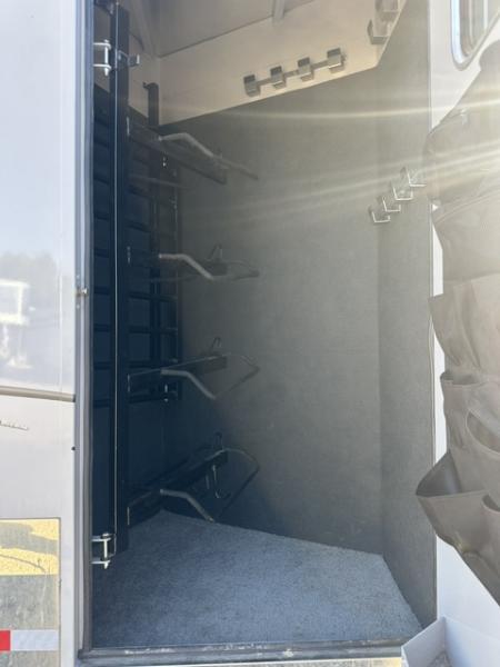 Consignment 2024 Trails West 4 Horse Horse Trailer