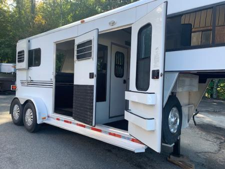 Used 2005 Silver Star 2h Gn D/Room Horse Trailer