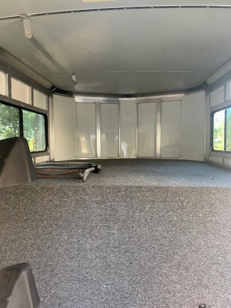 Used 2005 Silver Star 2h Gn D/Room Horse Trailer