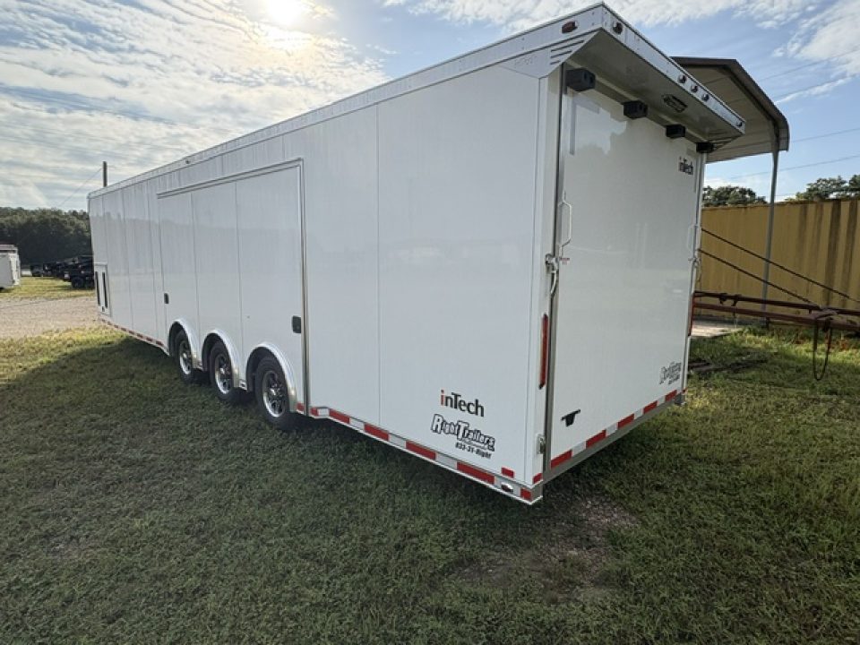 New 2027 8.5X32 inTech RACE TRAILER