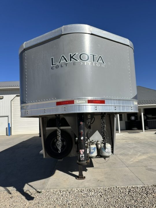 Used 2021 Lakota 2 Horse Living Quarter