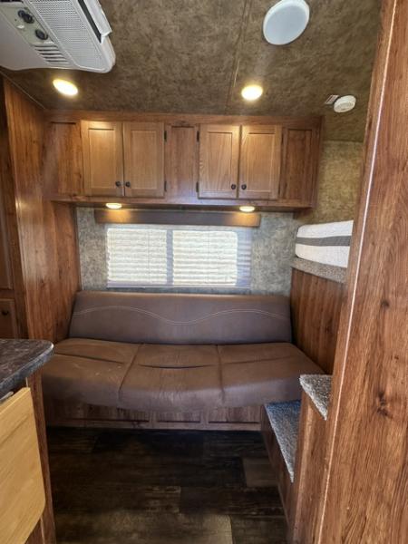 Used 2021 Lakota 2 Horse Living Quarter