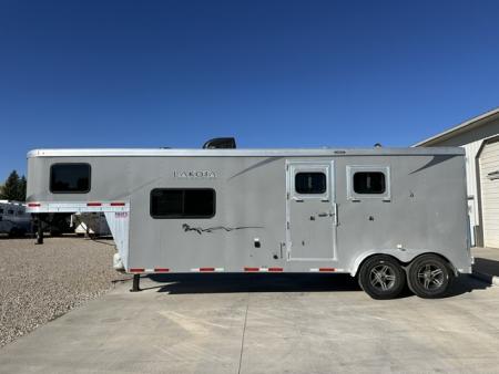 Used 2021 Lakota 2 Horse Living Quarter