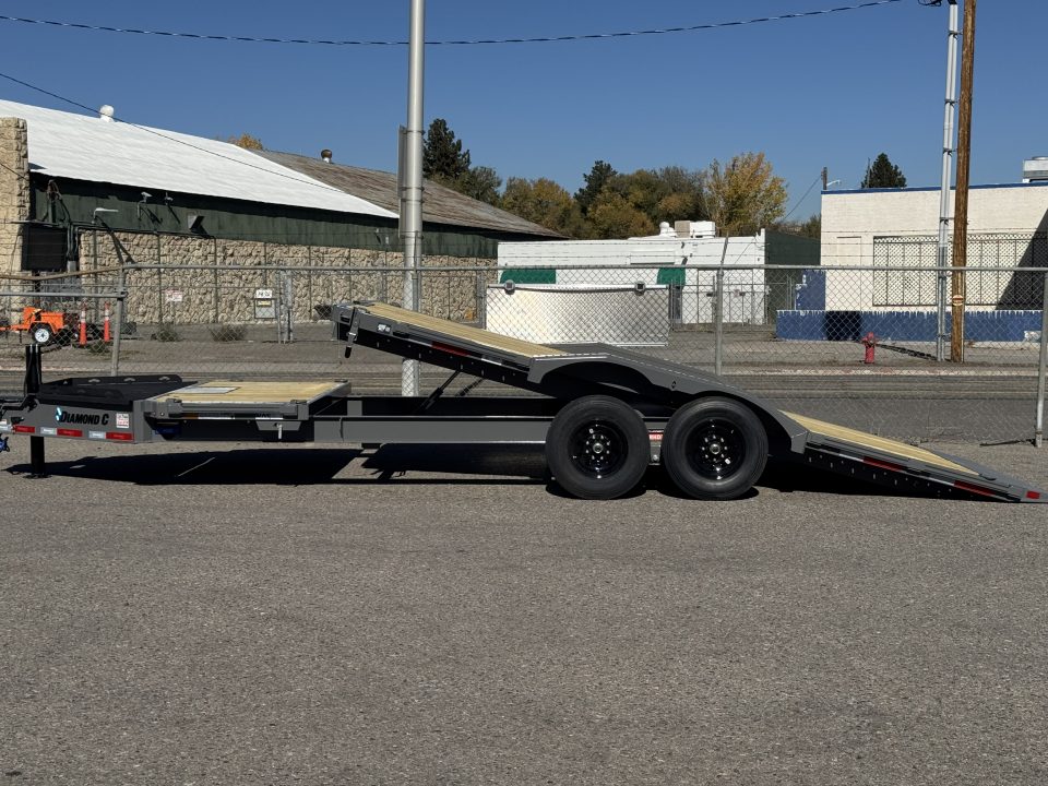 New 2027 Diamond C HXD 102"x22' - 23K Equipment Tilt Trailer