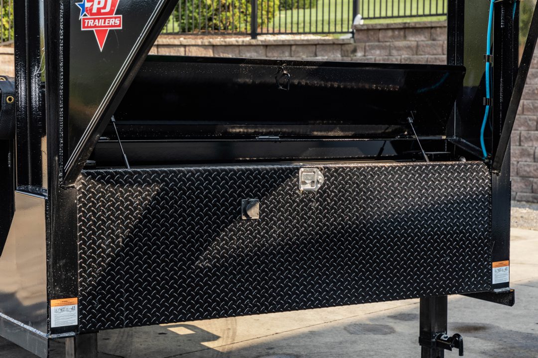 New PJ Trailers 16' Gooseneck Dump (DL)