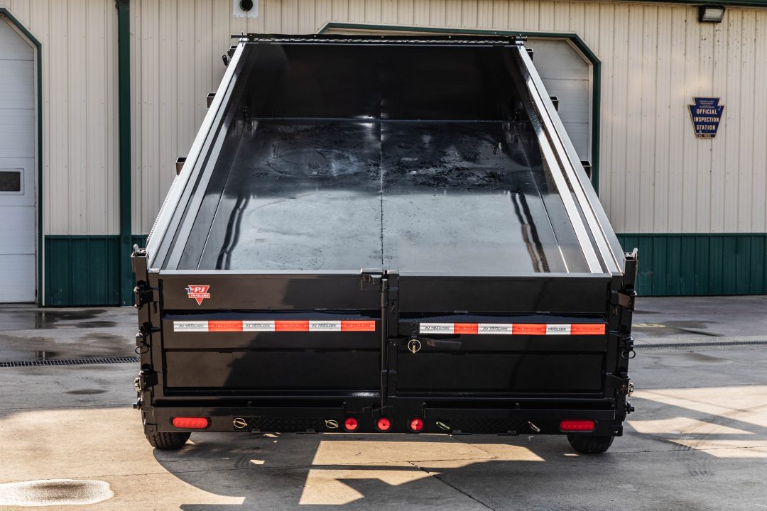 New PJ Trailers 16' Gooseneck Dump (DL)