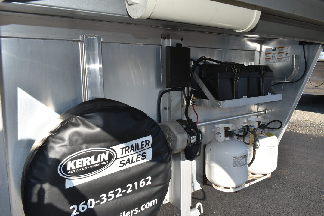 Used 2006 Kiefer Manufacturing GENESIS X3 Horse Trailer