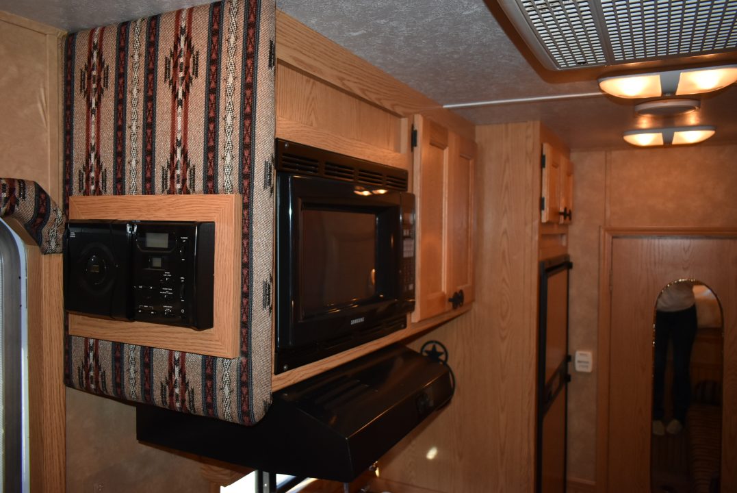 Used 2006 Kiefer Manufacturing GENESIS X3 Horse Trailer