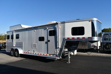 Used 2006 Kiefer Manufacturing GENESIS X3 Horse Trailer