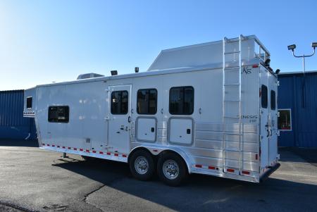 Used 2006 Kiefer Manufacturing GENESIS X3 Horse Trailer