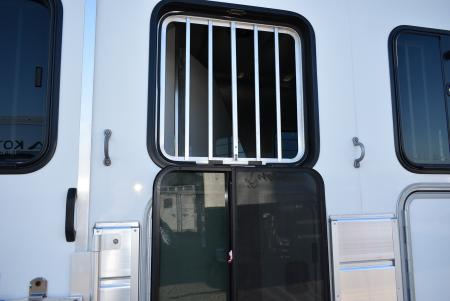 Used 2006 Kiefer Manufacturing GENESIS X3 Horse Trailer