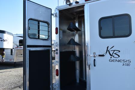 Used 2006 Kiefer Manufacturing GENESIS X3 Horse Trailer